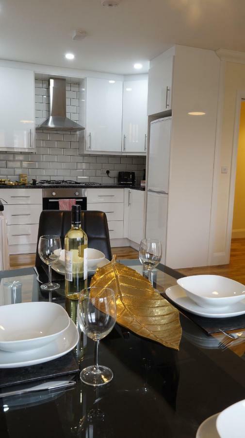 Ashford  Luxury 2 Bed 2 Bath - Free Parking - 5Min To Airport - Sleeps 6 아파트 외부 사진