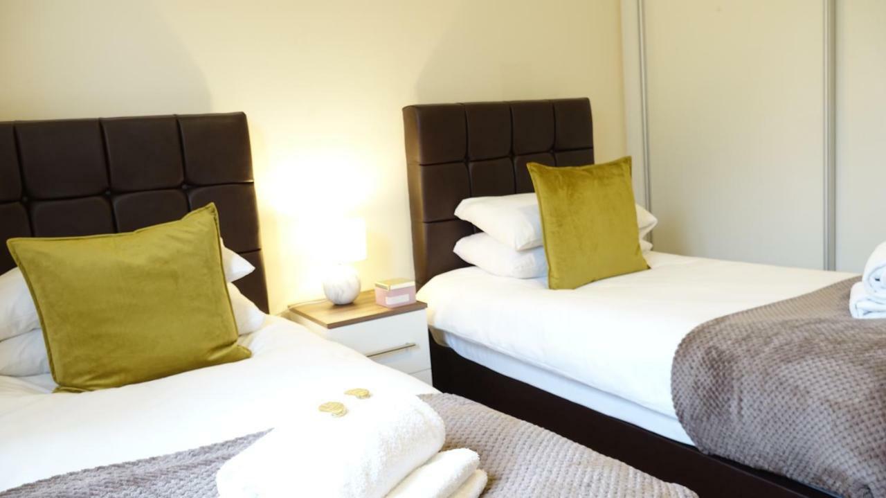 Ashford  Luxury 2 Bed 2 Bath - Free Parking - 5Min To Airport - Sleeps 6 아파트 외부 사진