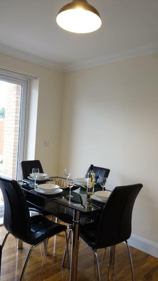 Ashford  Luxury 2 Bed 2 Bath - Free Parking - 5Min To Airport - Sleeps 6 아파트 외부 사진