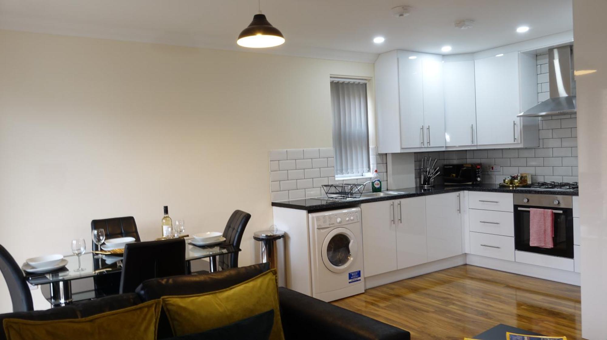 Ashford  Luxury 2 Bed 2 Bath - Free Parking - 5Min To Airport - Sleeps 6 아파트 외부 사진