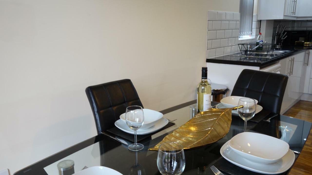 Ashford  Luxury 2 Bed 2 Bath - Free Parking - 5Min To Airport - Sleeps 6 아파트 외부 사진