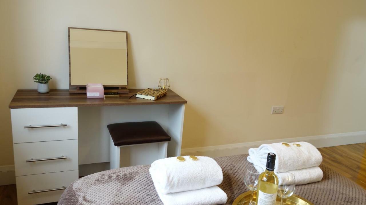 Ashford  Luxury 2 Bed 2 Bath - Free Parking - 5Min To Airport - Sleeps 6 아파트 외부 사진