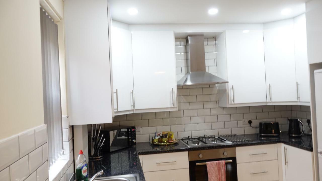 Ashford  Luxury 2 Bed 2 Bath - Free Parking - 5Min To Airport - Sleeps 6 아파트 외부 사진