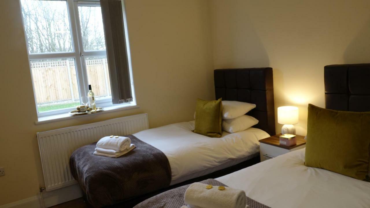 Ashford  Luxury 2 Bed 2 Bath - Free Parking - 5Min To Airport - Sleeps 6 아파트 외부 사진